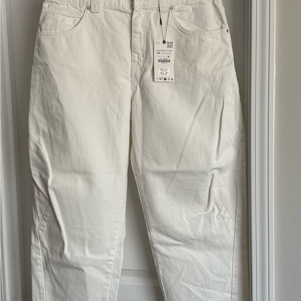 Zara Optic White Cropped Barrel Leg Jeans
